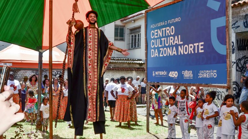 Teatralmente e  Ceabir fazem apresentação no Futuro Centro Cultural da Zona Norte.